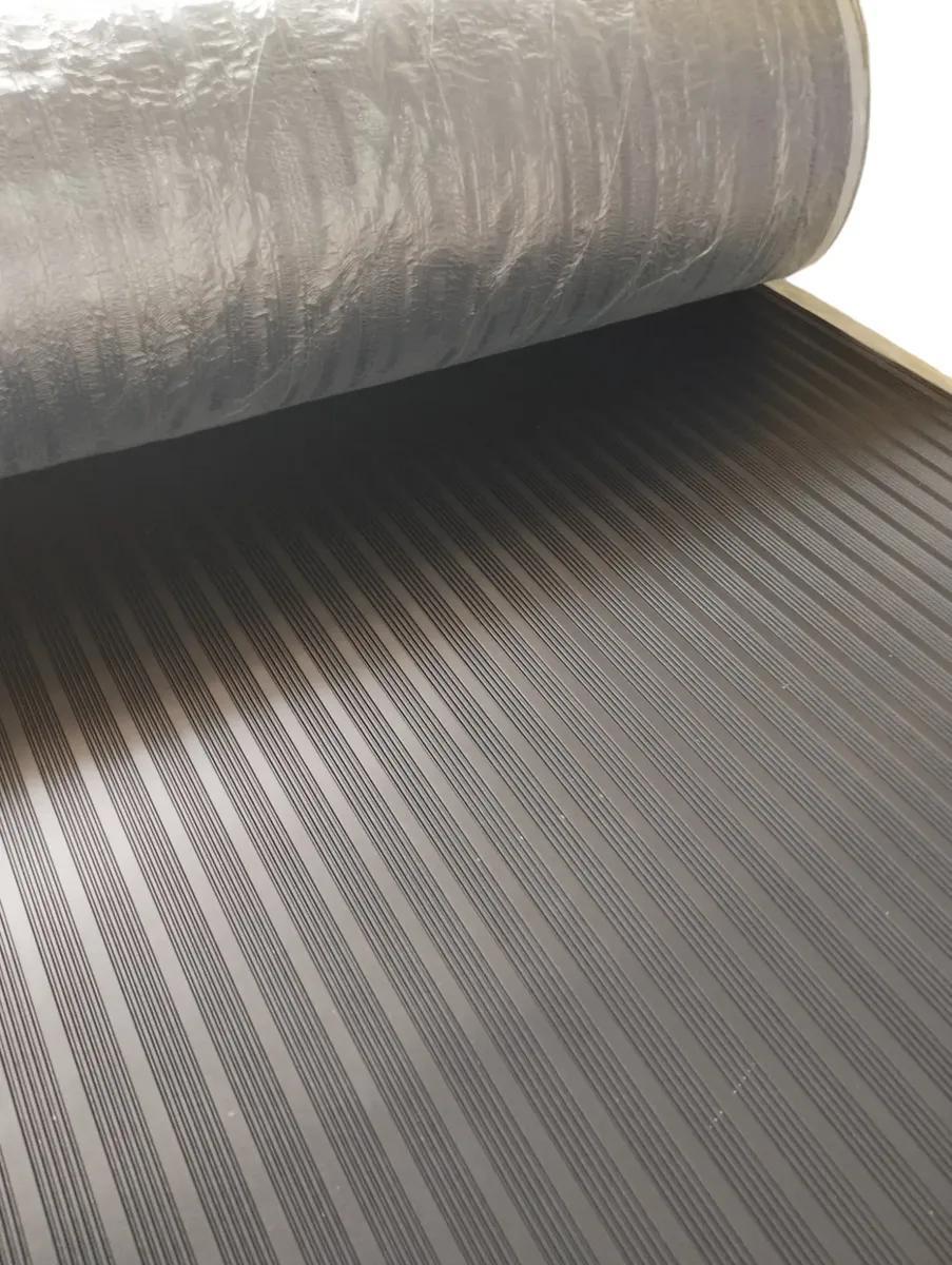 Piso de goma - Camiflex - Negro